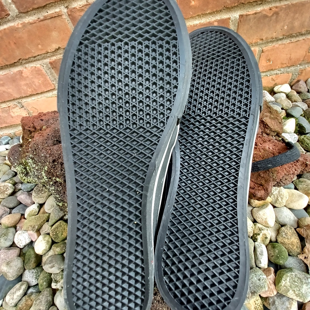 NWOT Rare Vans Black & Grey Gingham Checked Sneakers - Women's Size 7 - Picture 5 of 5